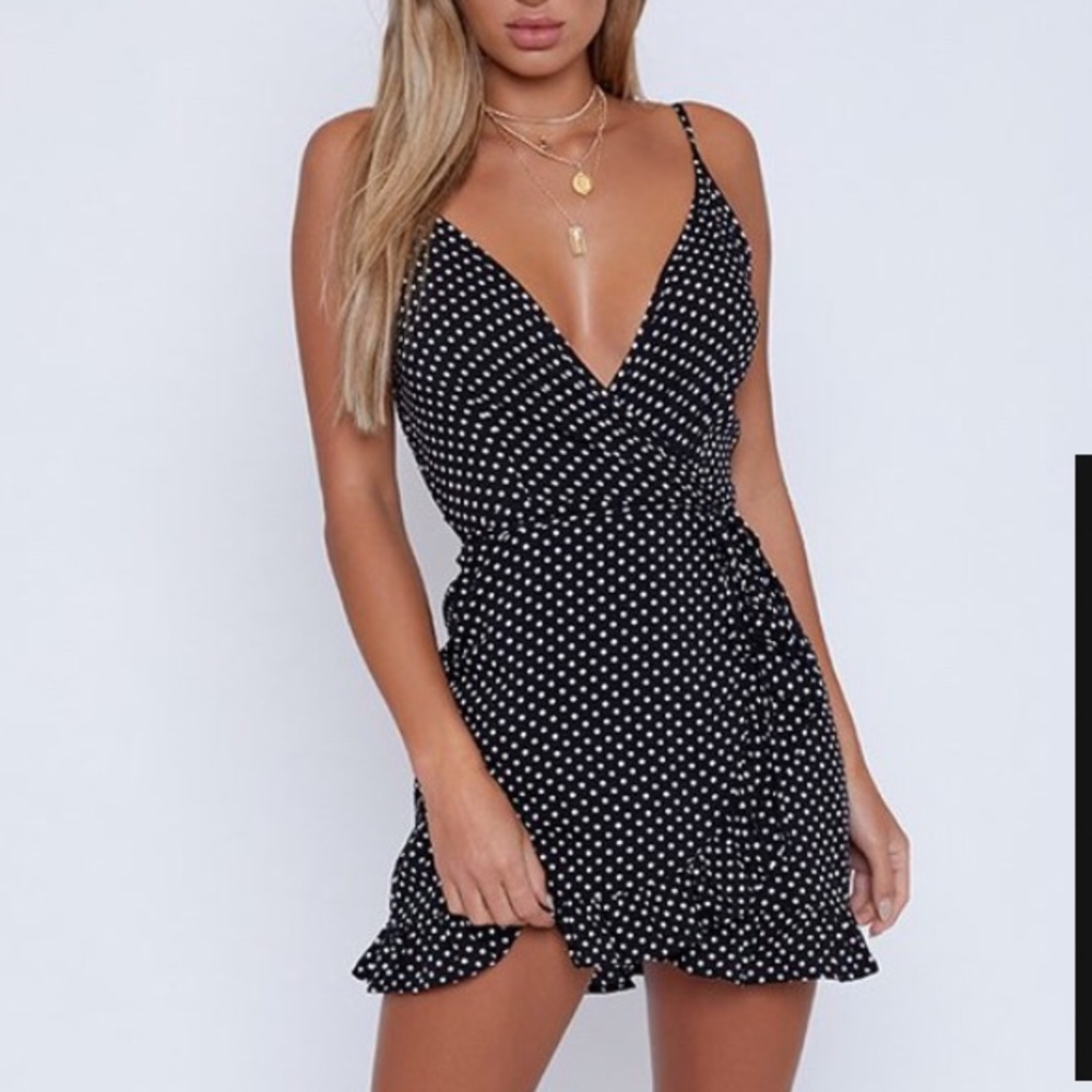 BEGINNING BOUTIQUE Serafina Wrap Dress Black Polka